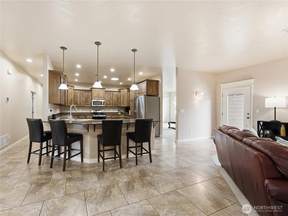 20 Luther Court Malaga, WA 98828