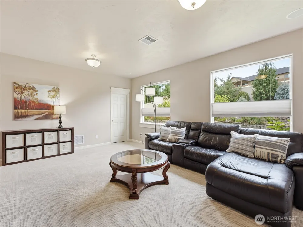 20 Luther Court Malaga, WA 98828