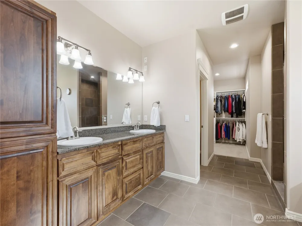20 Luther Court Malaga, WA 98828