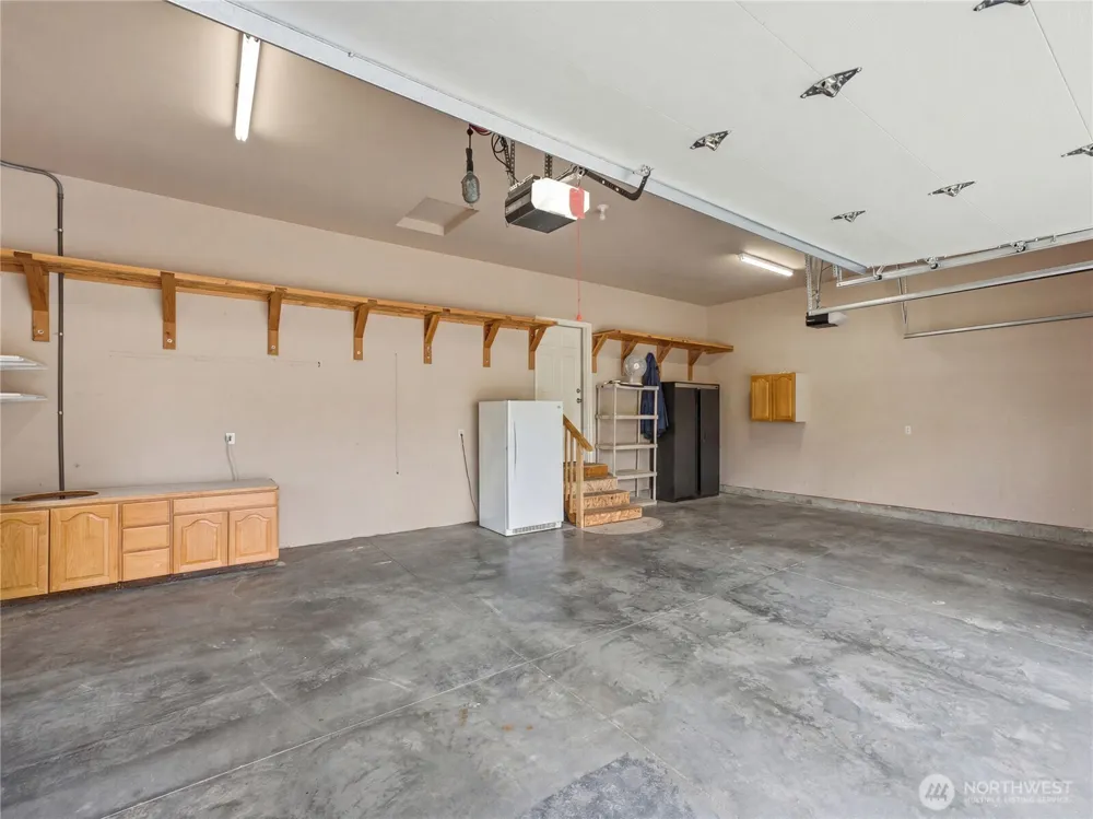20 Luther Court Malaga, WA 98828