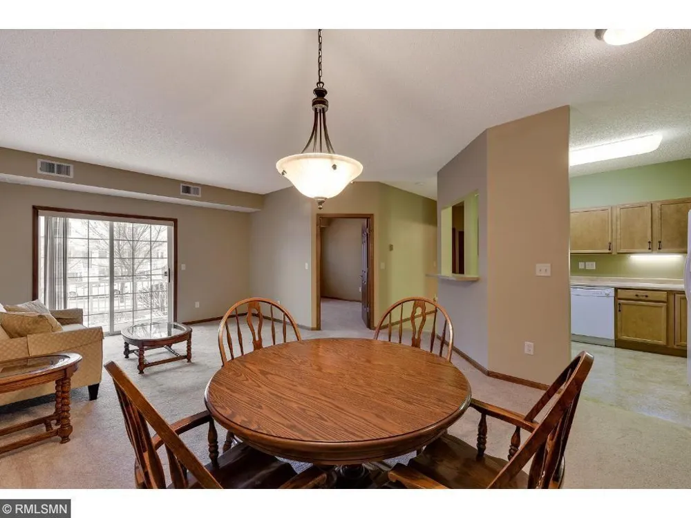 114200 Hundertmark #110 Chaska, MN 55318