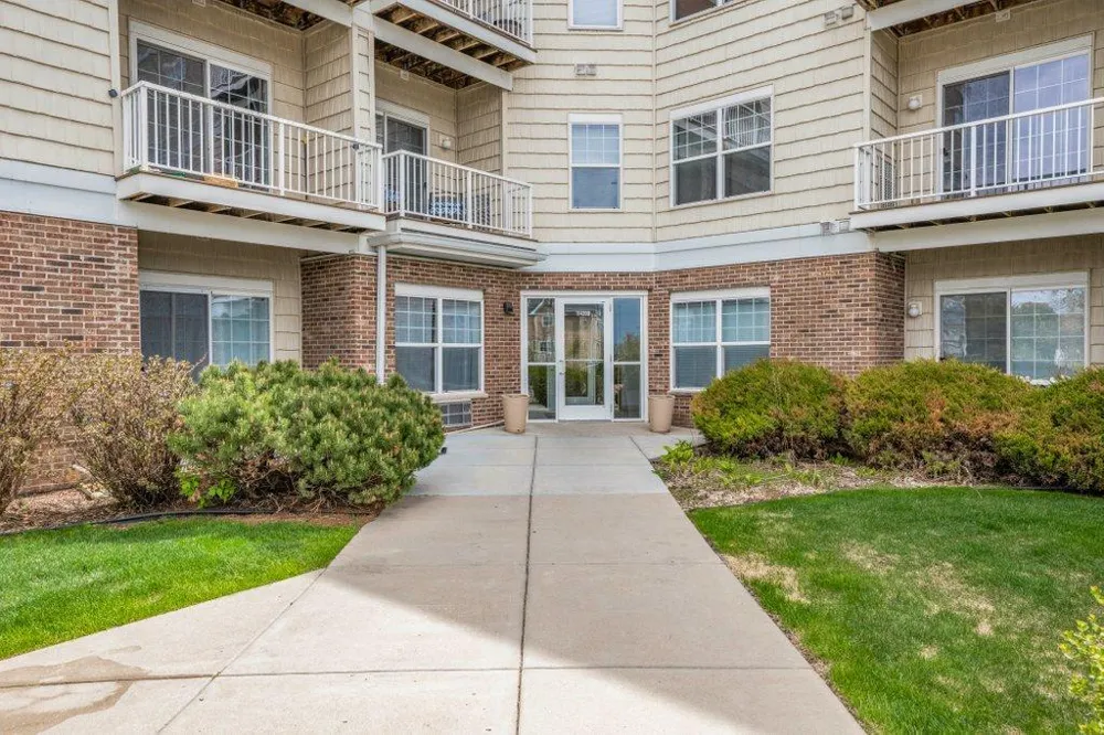 114200 Hundertmark #110 Chaska, MN 55318