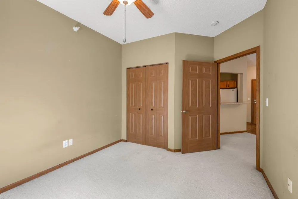 114200 Hundertmark #110 Chaska, MN 55318