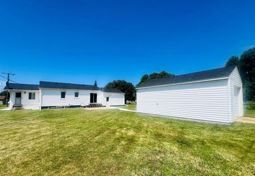610 E 2nd Street Graceville, MN 56240