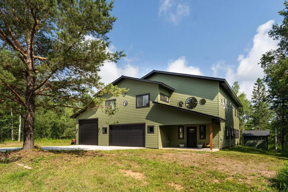 417 Elk Street Duluth, MN 55803