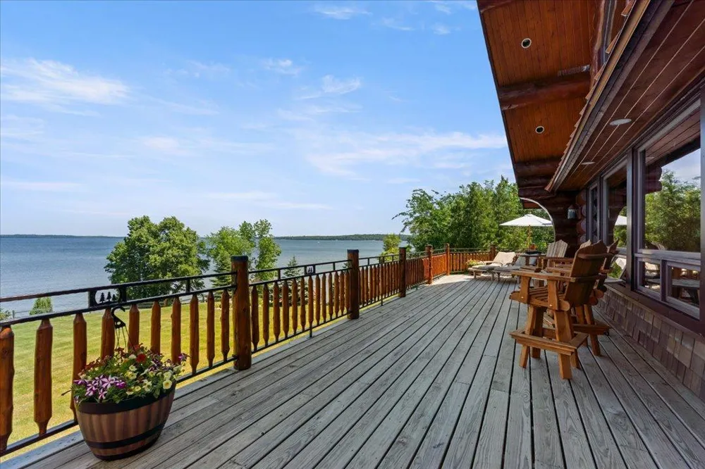 7127 Forestview Road NW Walker, MN 56484