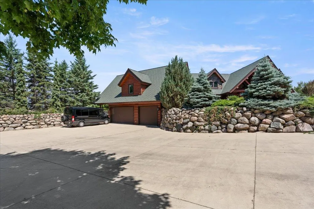 7127 Forestview Road NW Walker, MN 56484