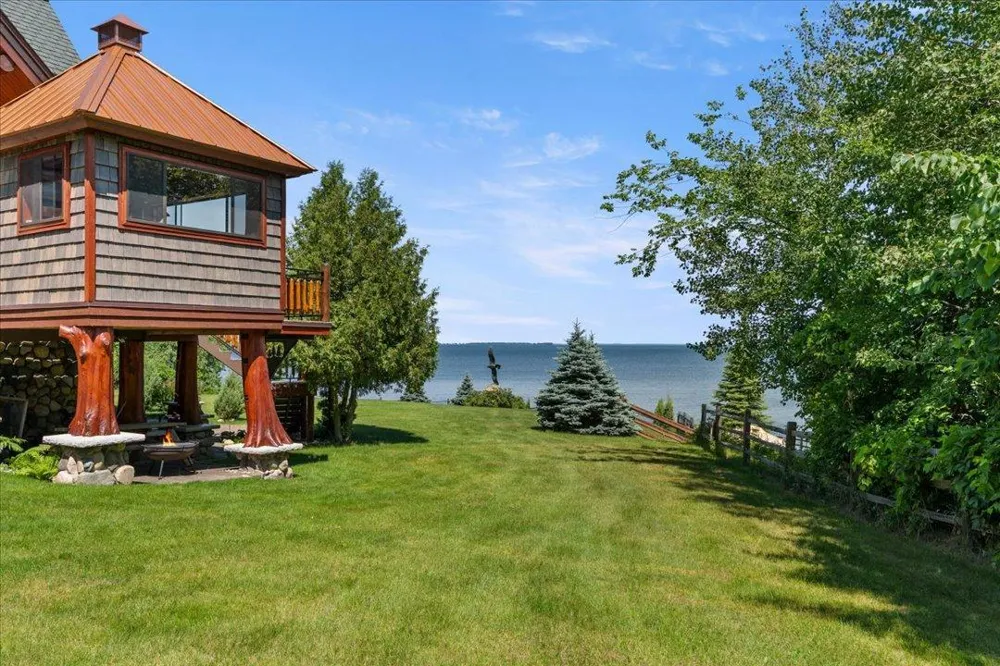 7127 Forestview Road NW Walker, MN 56484