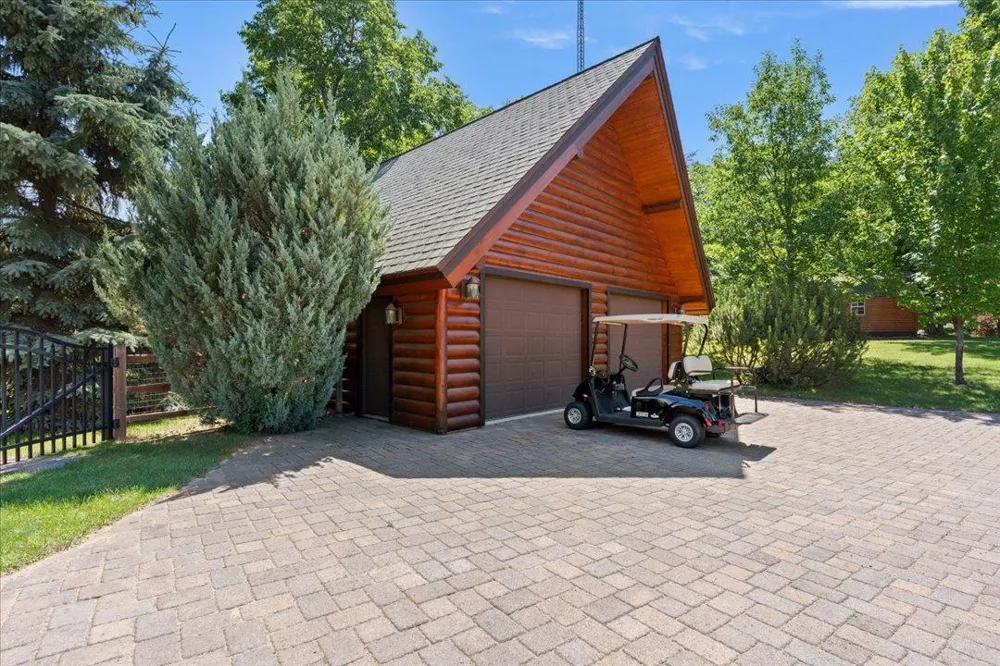 7127 Forestview Road NW Walker, MN 56484
