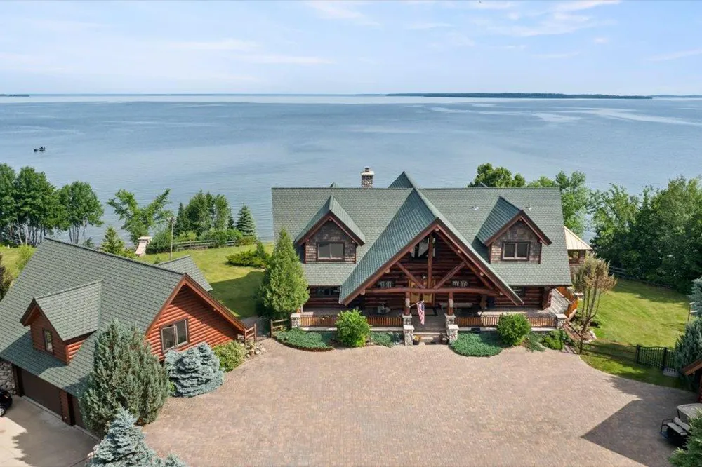 7127 Forestview Road NW Walker, MN 56484