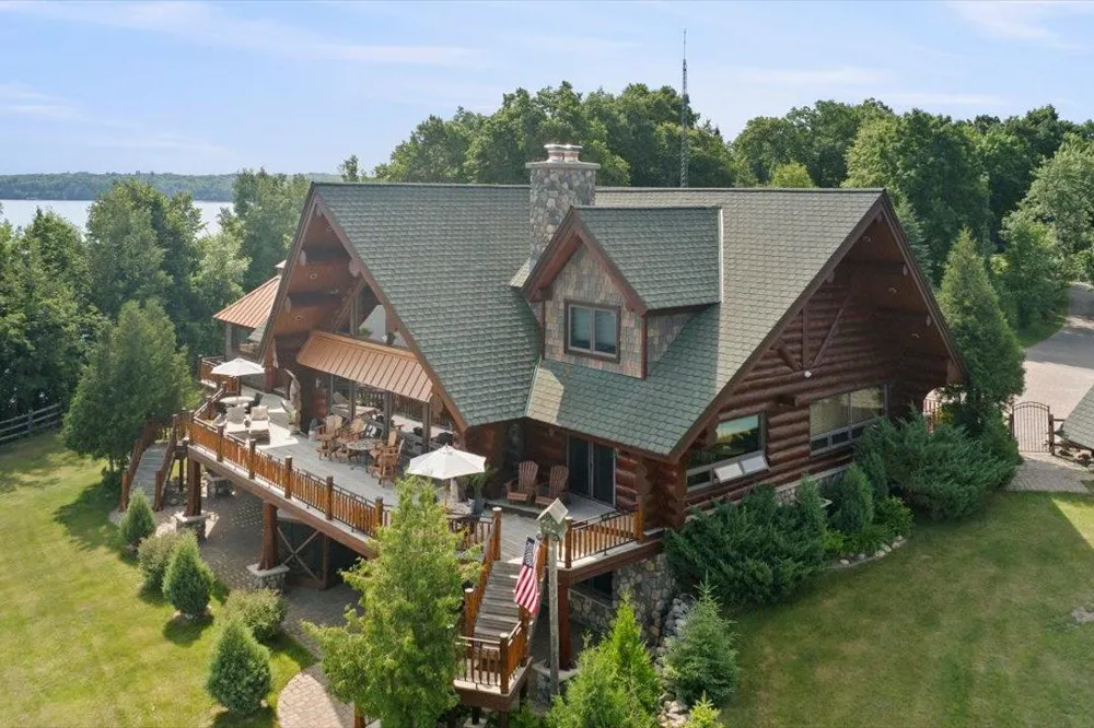 7127 Forestview Road NW Walker, MN 56484