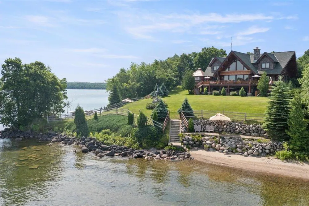 7127 Forestview Road NW Walker, MN 56484