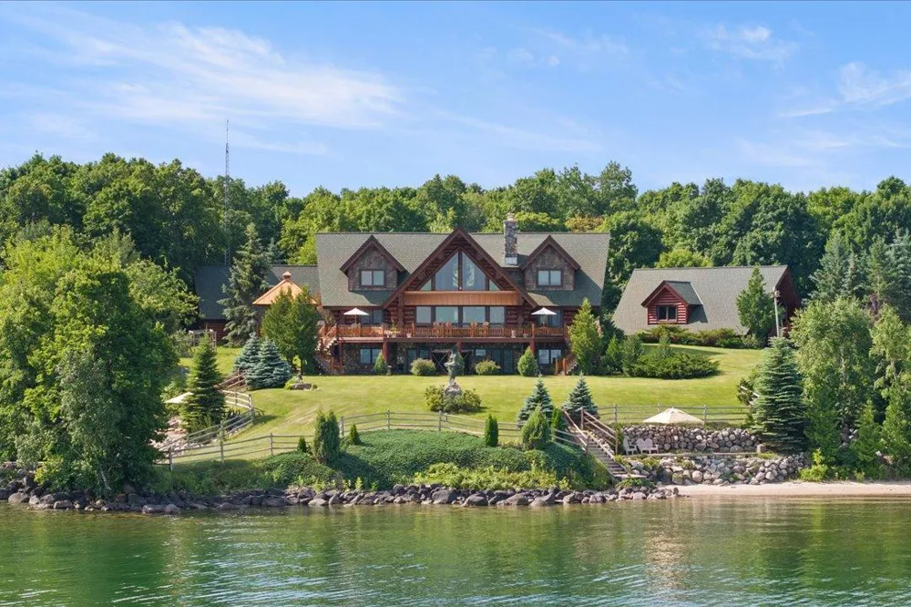 7127 Forestview Road NW Walker, MN 56484