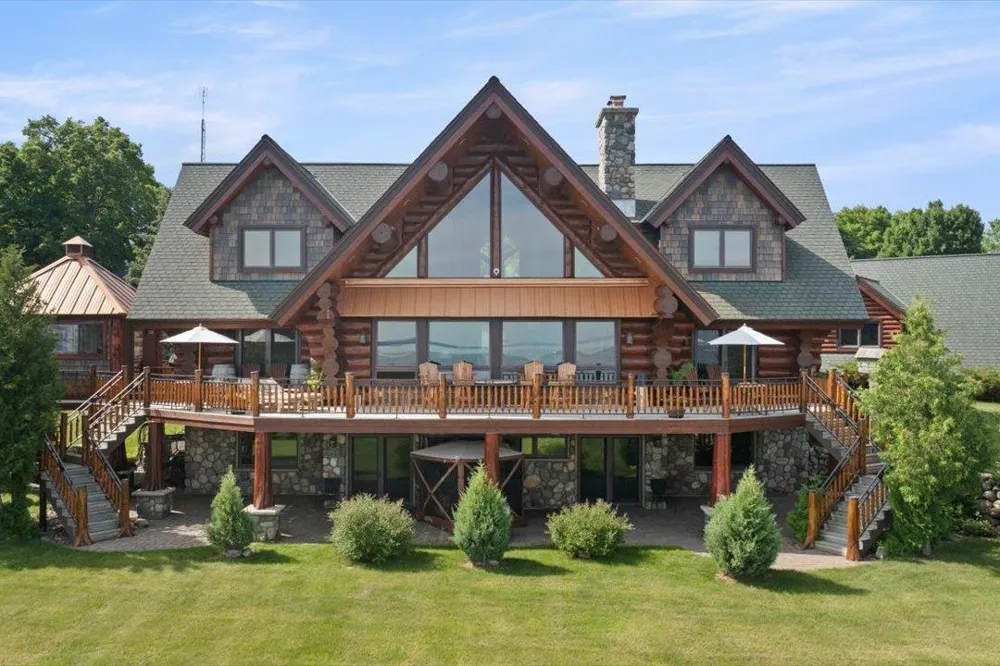 7127 Forestview Road NW Walker, MN 56484