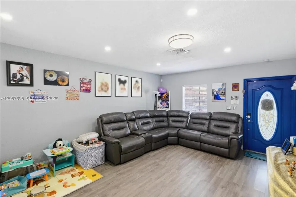 10960 NW 21st St Sunrise, FL 33322