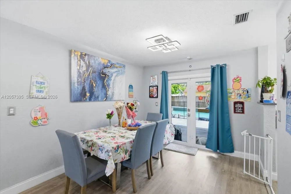 10960 NW 21st St Sunrise, FL 33322
