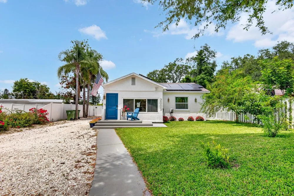2009 1ST AVENUE E Bradenton, FL 34208