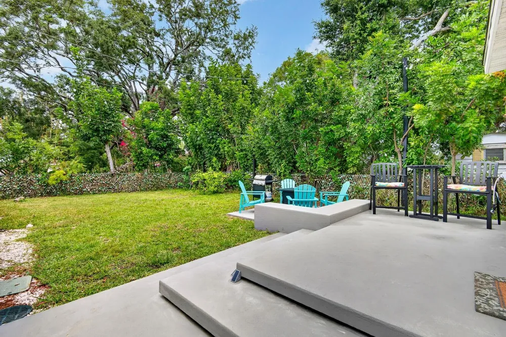 2009 1ST AVENUE E Bradenton, FL 34208