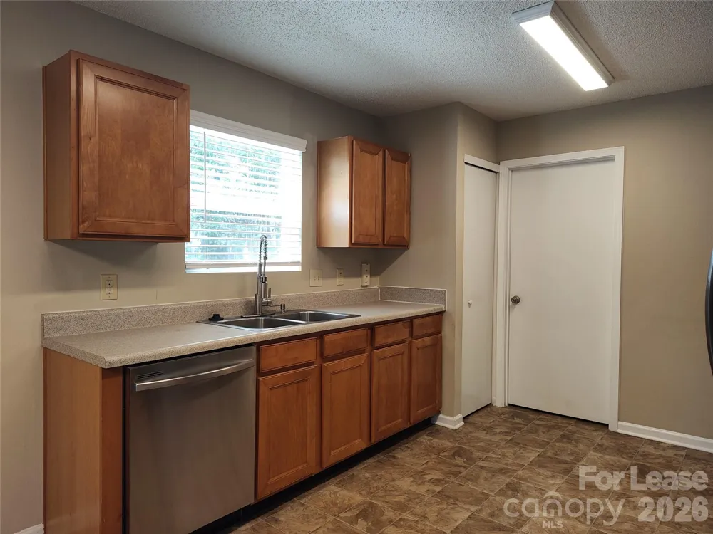 2038 Dunsmore Lane Waxhaw, NC 28173