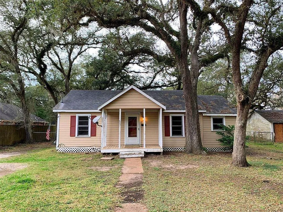 603 E 1st Street Sweeny, TX 77480
