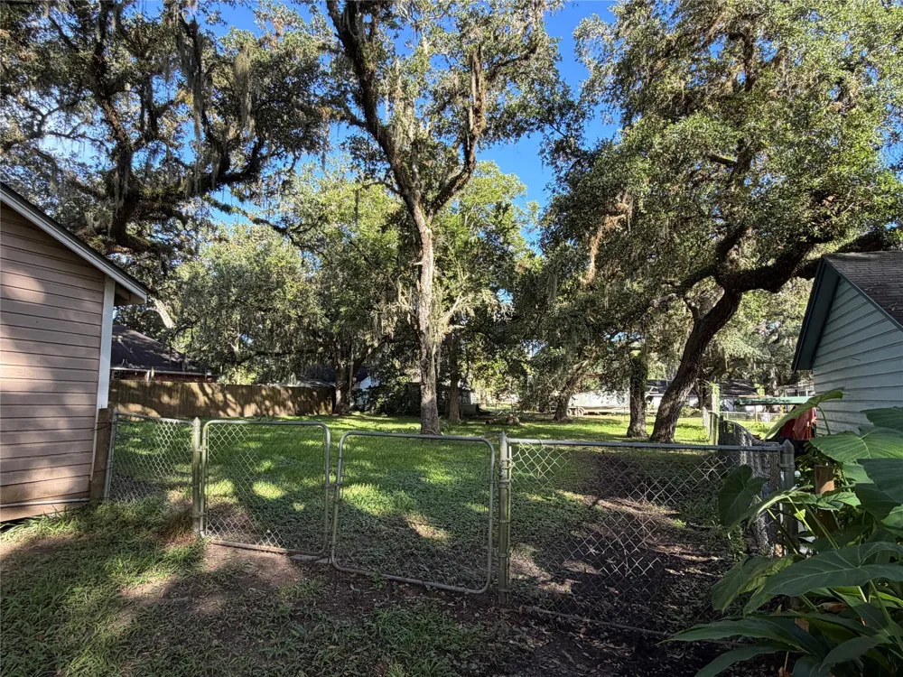 603 E 1st Street Sweeny, TX 77480