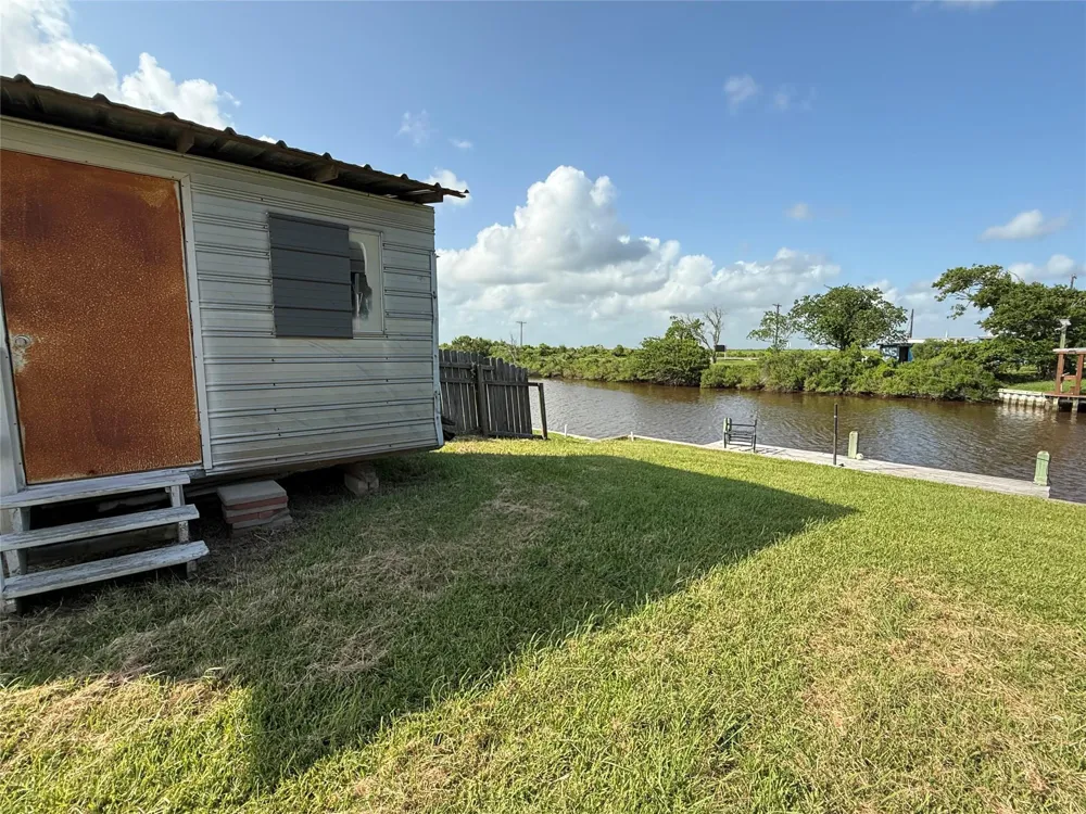 283 County Road 299 Sargent, TX 77414