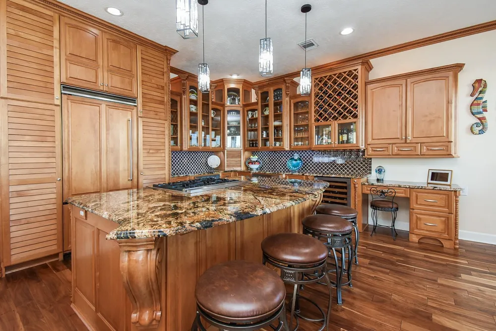 313 Harborside Circle Kemah, TX 77565