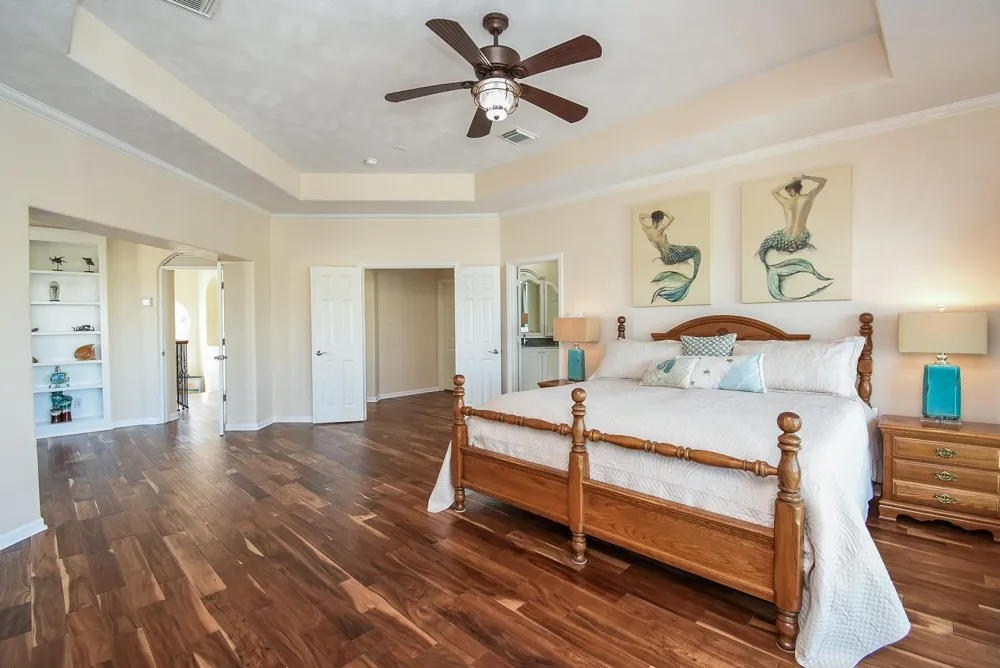 313 Harborside Circle Kemah, TX 77565