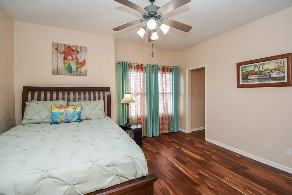 313 Harborside Circle Kemah, TX 77565
