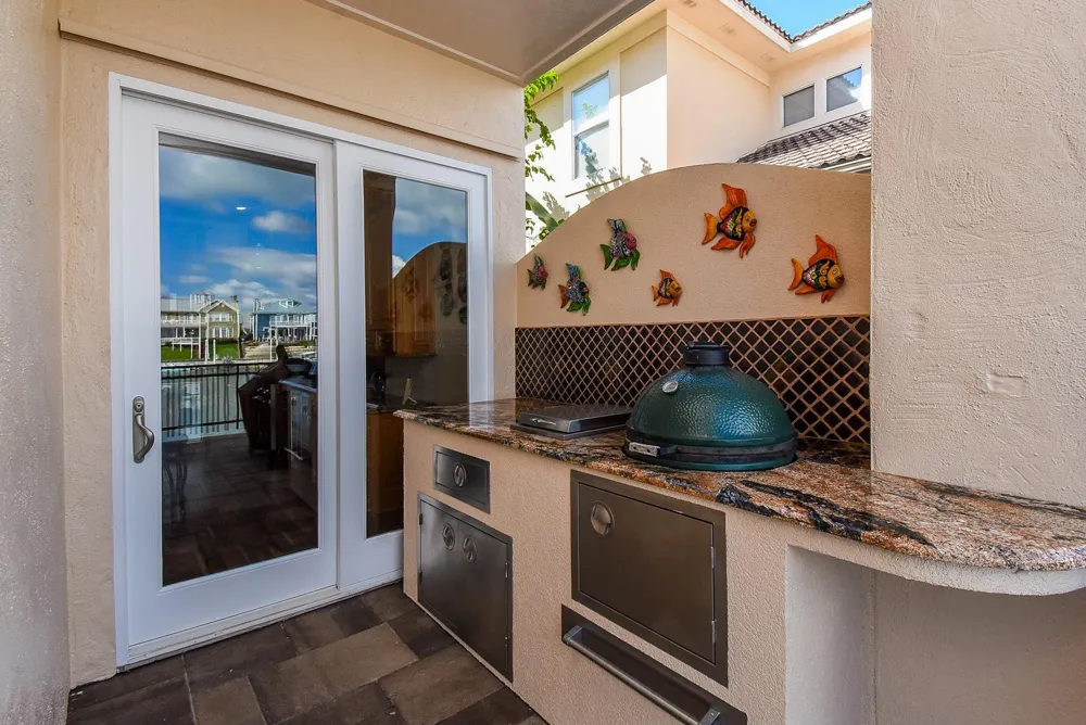 313 Harborside Circle Kemah, TX 77565
