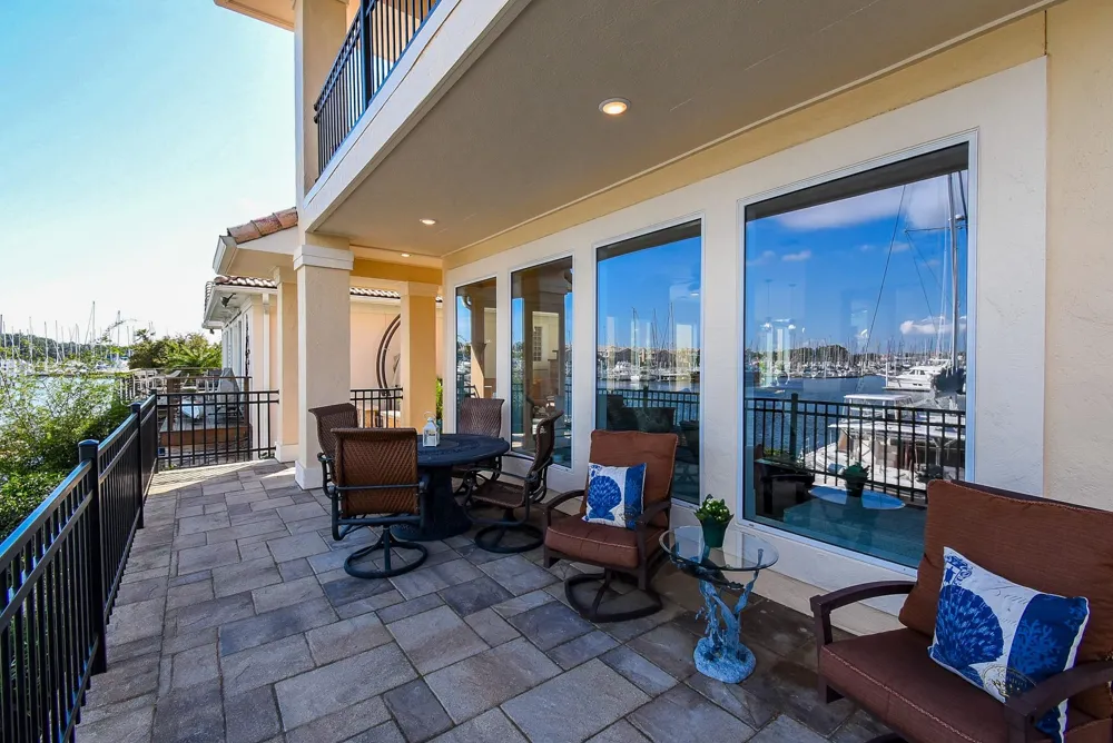 313 Harborside Circle Kemah, TX 77565