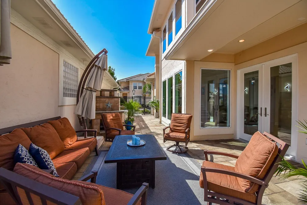 313 Harborside Circle Kemah, TX 77565