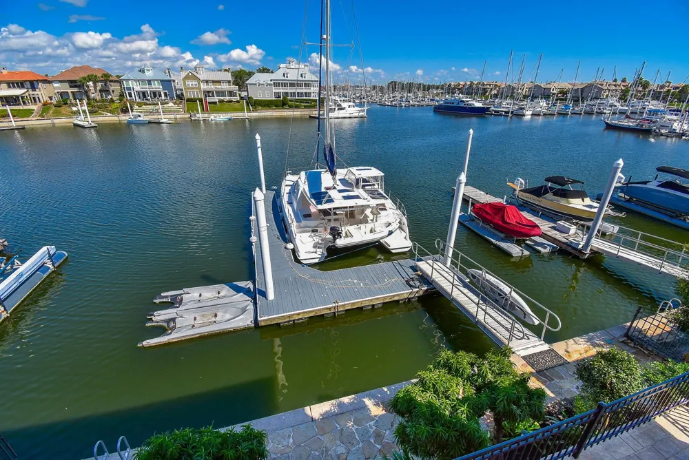 313 Harborside Circle Kemah, TX 77565