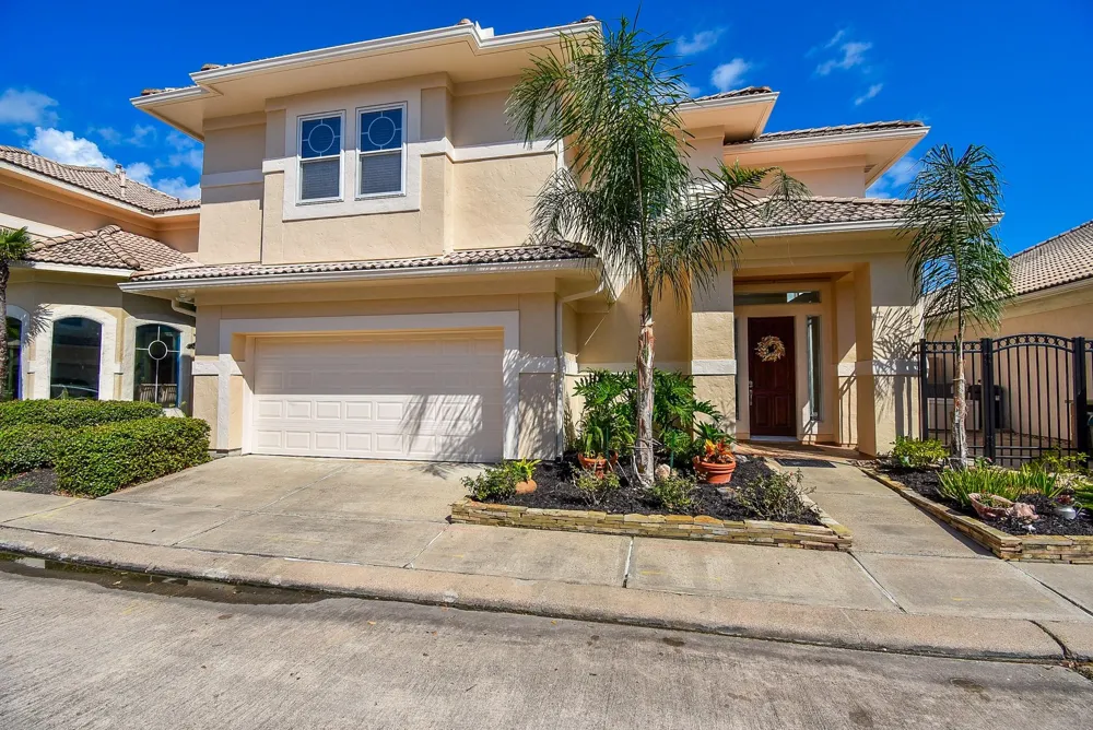 313 Harborside Circle Kemah, TX 77565