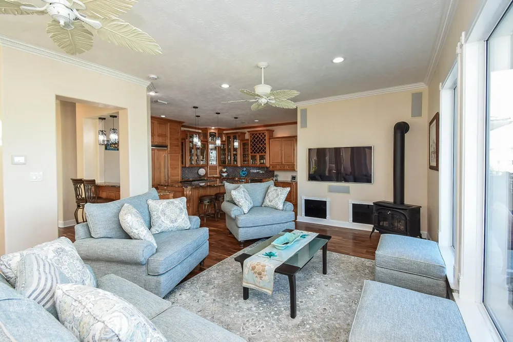 313 Harborside Circle Kemah, TX 77565