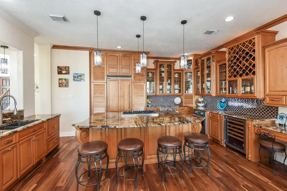 313 Harborside Circle Kemah, TX 77565