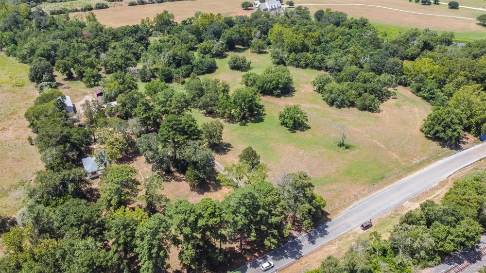 48005 Old Houston Highway Highway Hempstead, TX 77445