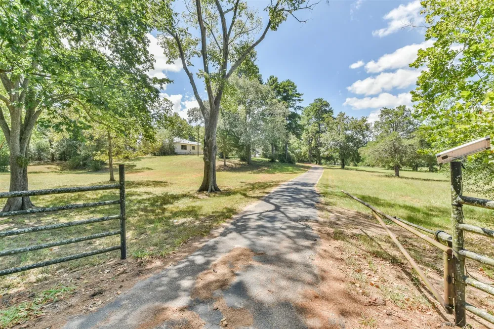 48005 Old Houston Highway Highway Hempstead, TX 77445