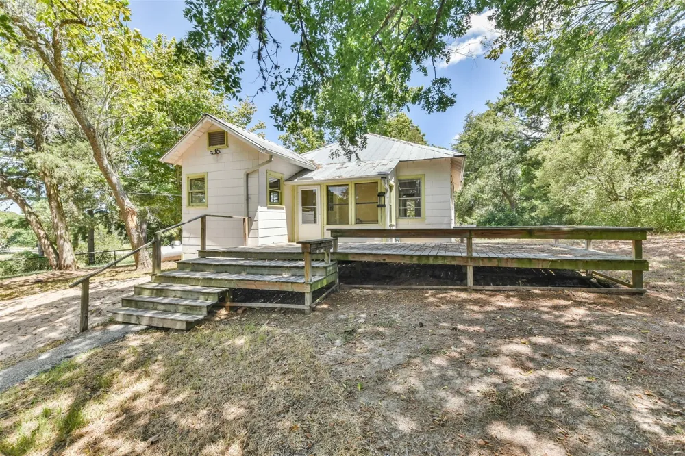 48005 Old Houston Highway Highway Hempstead, TX 77445