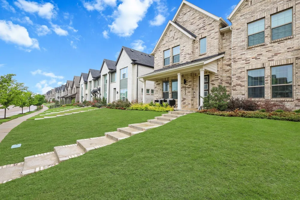 1013 Carnation Drive Crowley, TX 76036