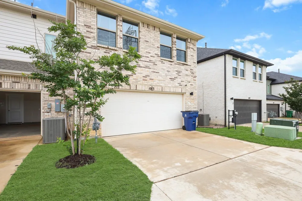 1013 Carnation Drive Crowley, TX 76036