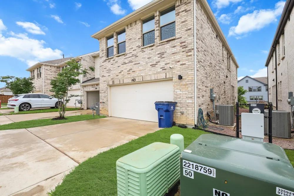 1013 Carnation Drive Crowley, TX 76036