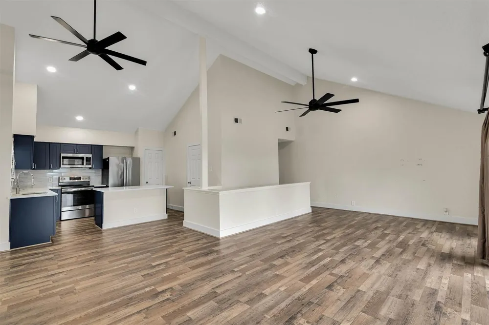 7 April Point Drive Conroe, TX 77356