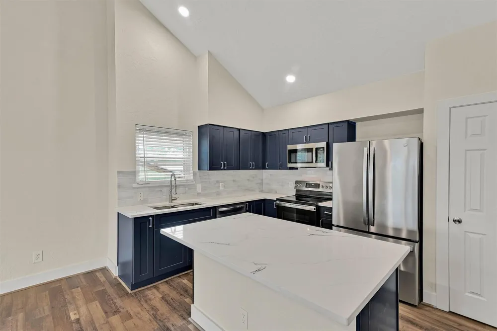 7 April Point Drive Conroe, TX 77356