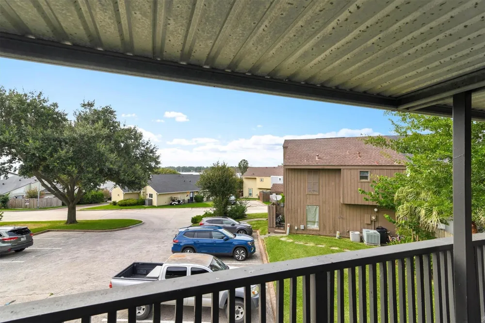7 April Point Drive Conroe, TX 77356