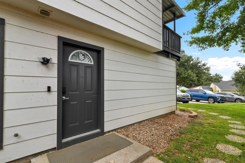 7 April Point Drive Conroe, TX 77356