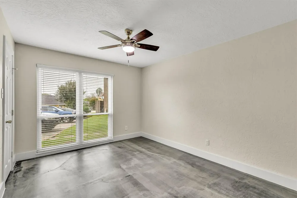7 April Point Drive Conroe, TX 77356