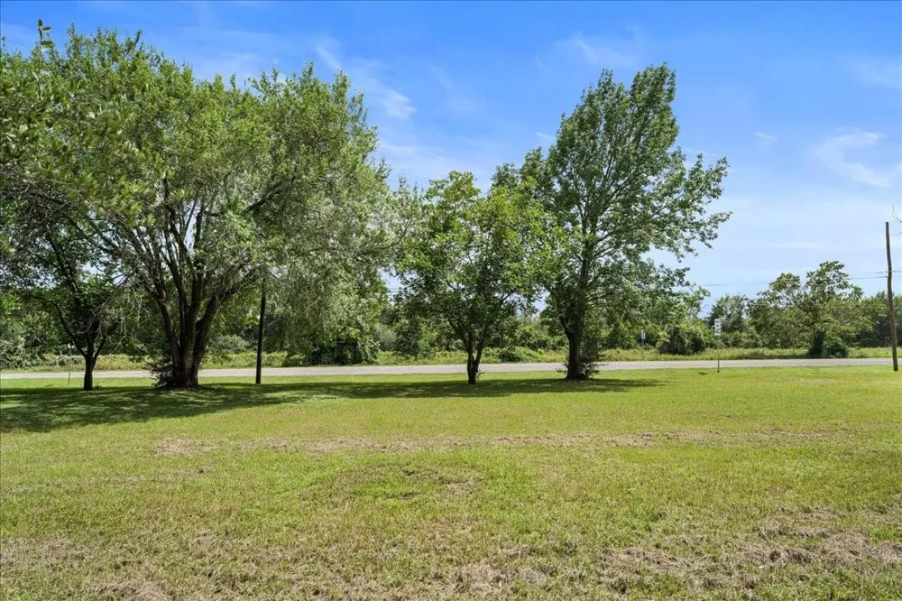 Hwy 90 Weimar, TX 78962