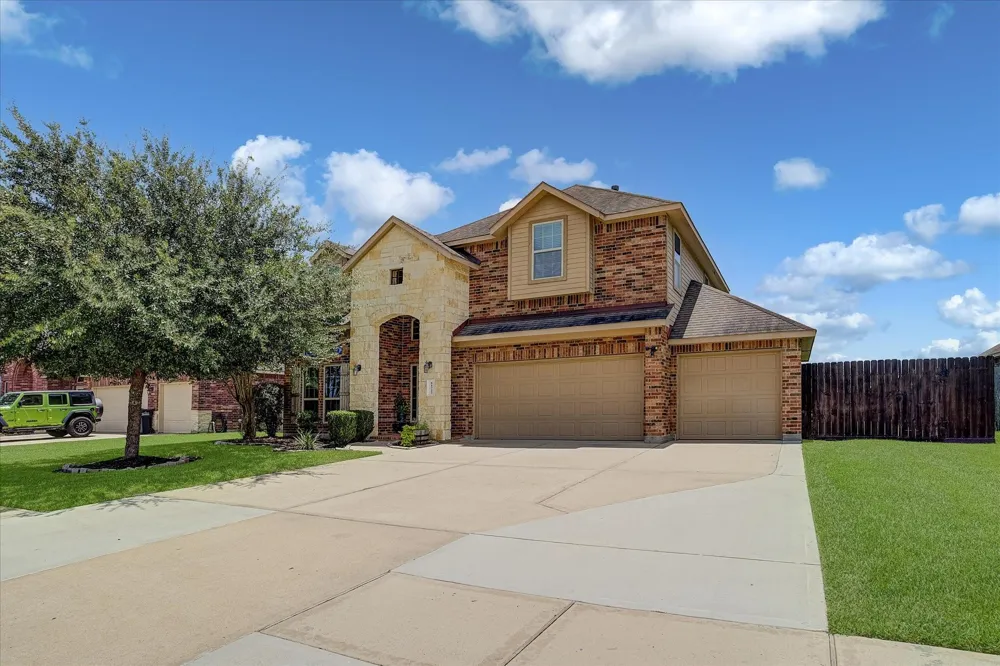 11722 Eagle Ridge Drive Mont Belvieu, TX 77535