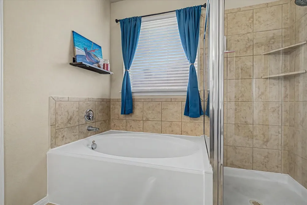 11722 Eagle Ridge Drive Mont Belvieu, TX 77535